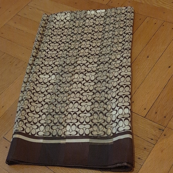 Shawl Coach - Picture 3 of 3
